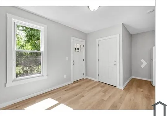 3 bed, 1087 sqft, $2,300 — Photo 3