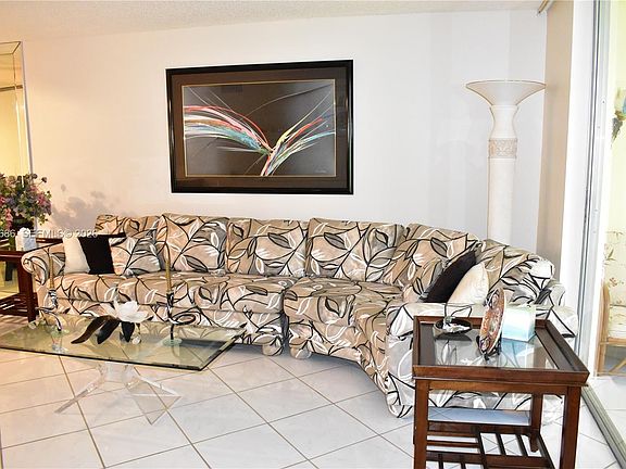 5th image of 9461 Sunrise Lakes Blvd APT 103