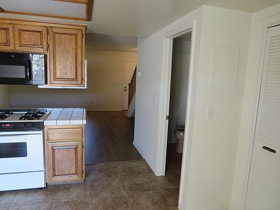 5th image of 401-407 N Tiffany Dr