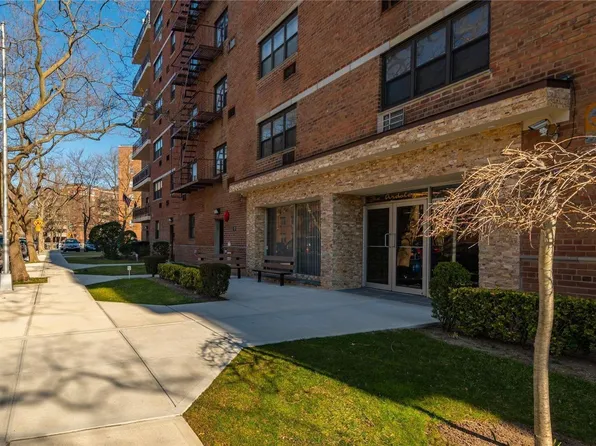 153 25 88th Street #5E, Howard Beach, NY 11414
