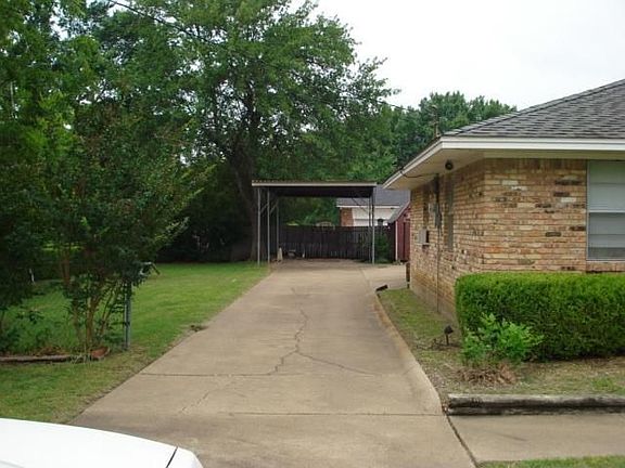 2nd image of 406 E Lanett Dr