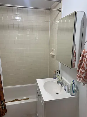 Rented by BuySell Real Estate Inc | media 15