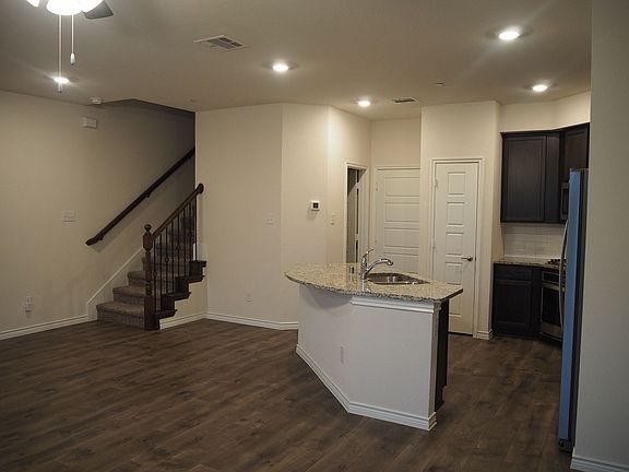 5th image of 2407 Klamath Dr