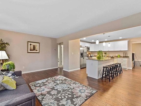 4th image of 5283 W 151st St