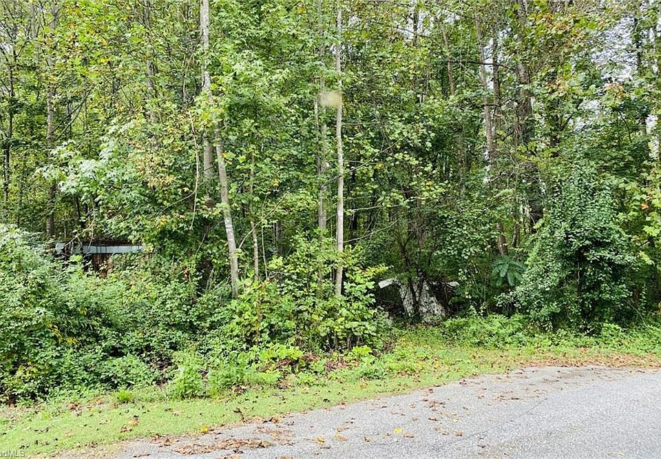 2nd image of 1998 Cartwright Dr