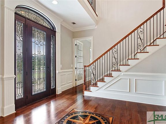 3rd image of 31 Crestwood Dr
