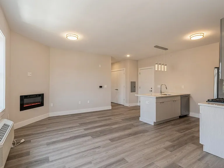 6108 Hudson Ave — Photo 7