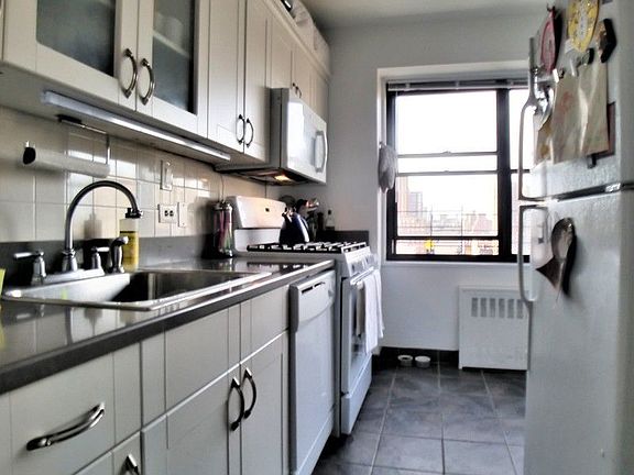 4th image of 345 E 80th St APT 20B