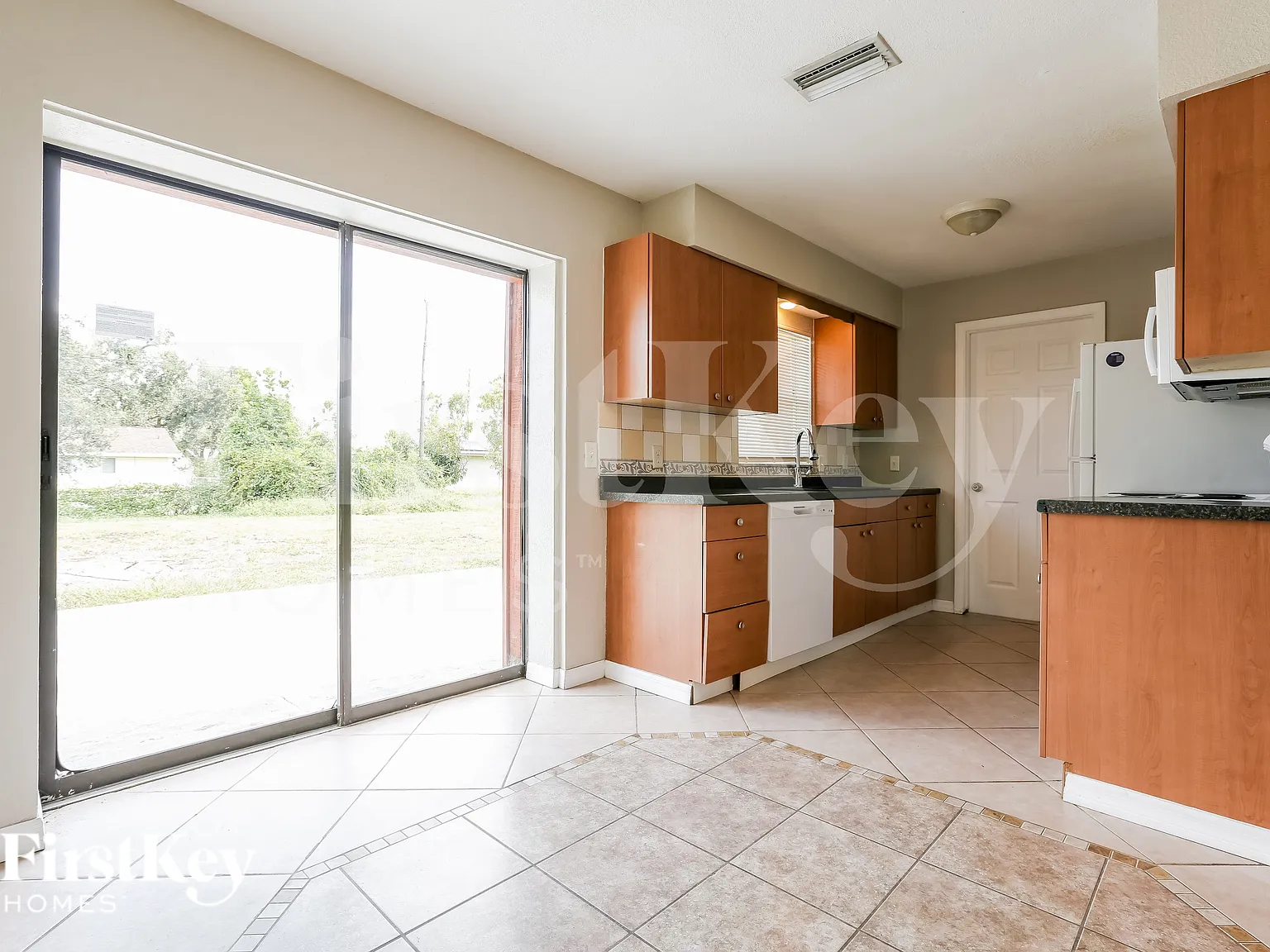 3 bed, 2.0 bath, 1032 sqft, $1,885 — Photo 4
