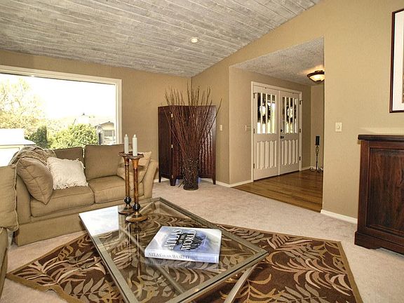4th image of 1033 Hearthstone Dr