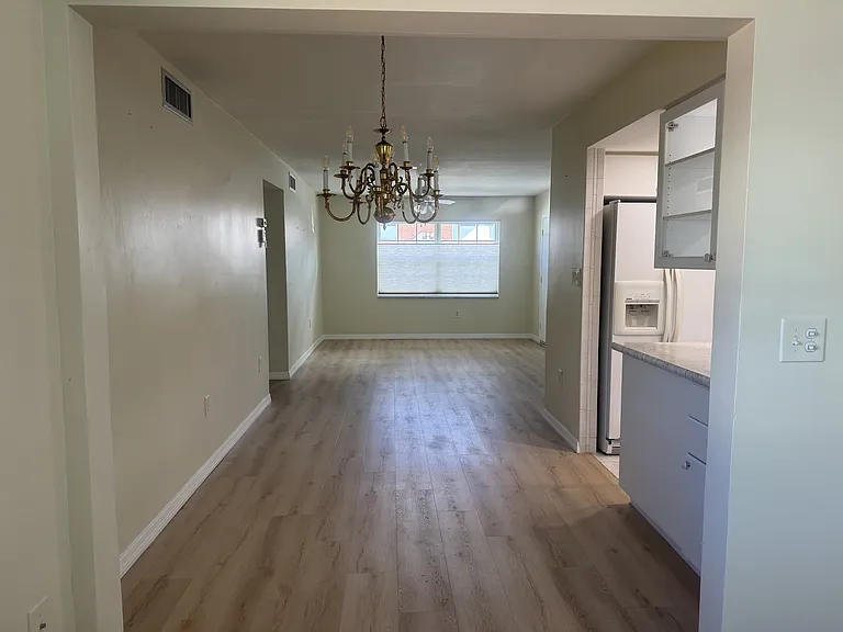 4158 Tamiami Trl — Photo 10