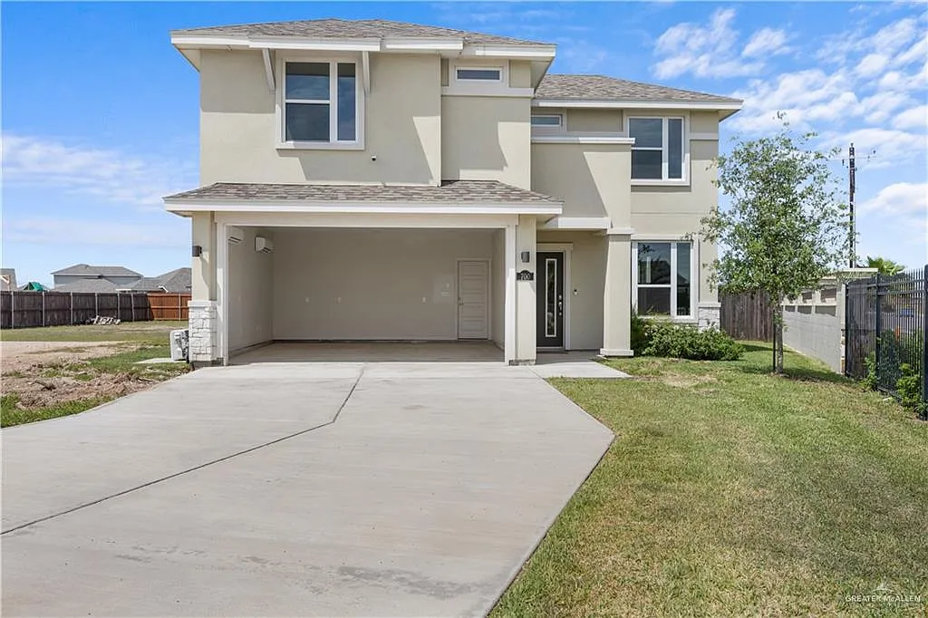 3 bed, 2.5 bath, 2297 sqft, $2,300 — Photo 3