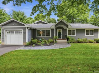 7 Cramer Rd, Rhinebeck, NY 12572