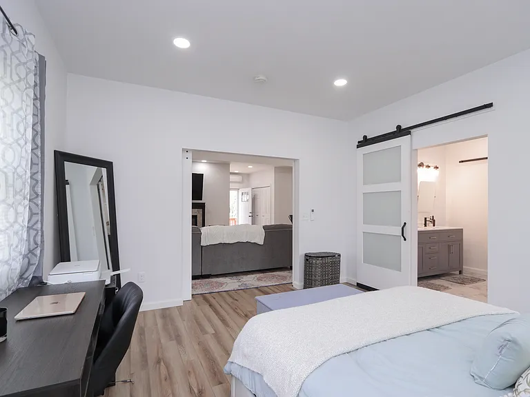 177 Thompson St — Photo 18