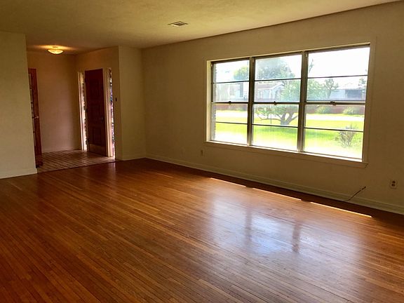 3rd image of 1054 Avenue H