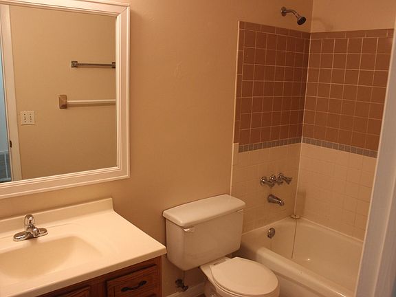 5th image of 7011 SW 17th Pl