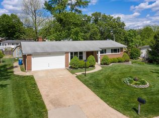 4521 Blairwood Dr, Saint Louis, MO 63128