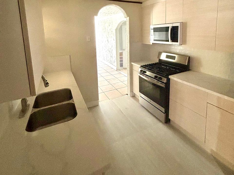 Brand new Earupean style kitchen with Granite counter top