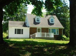 226 S Penn Dixie Rd, Nazareth, PA 18064