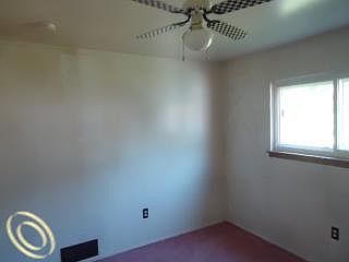 5th image of 27048 Jeannette Ct