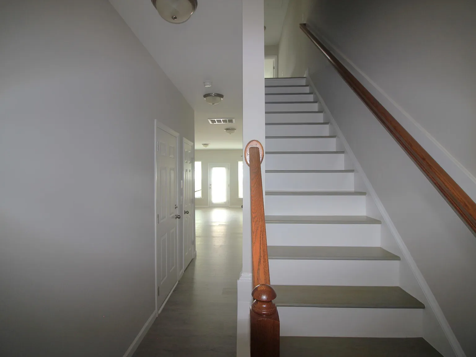 2 bed, 2.5 bath, 1400 sqft, $1,800 — Photo 2