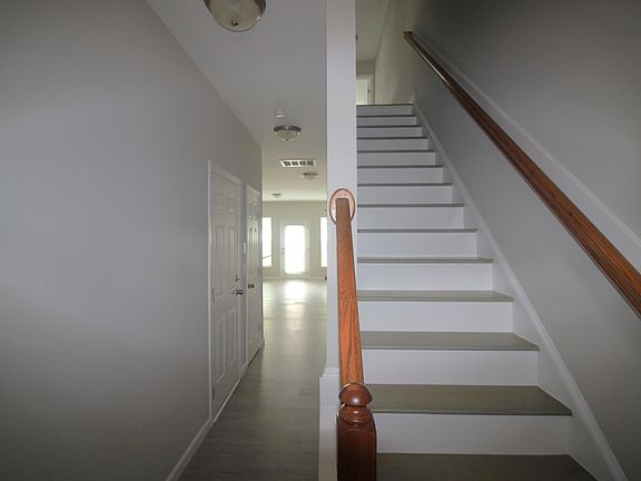 2nd image of 405 Stone Flower Ln