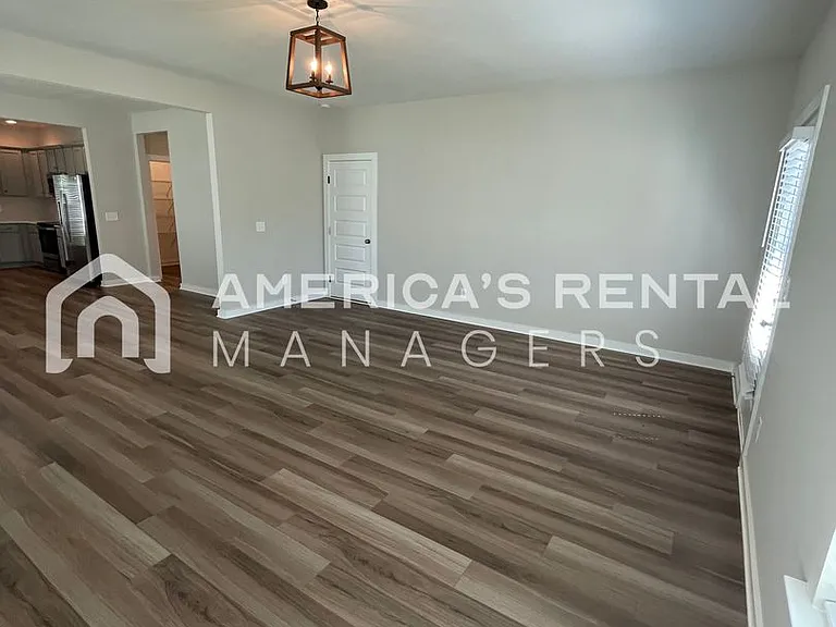 2132 Ellsworth Loop Rd — Photo 5