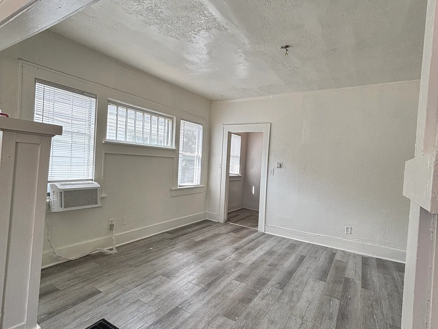 2 bed, 1064 sqft, $950 — Photo 3