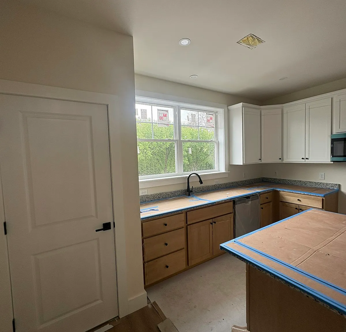 216 Hull Avenue, Unit 1 — Photo 4