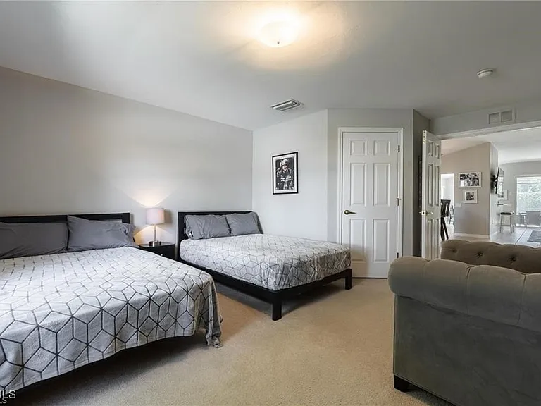 10074 Oakhurst Way — Photo 11