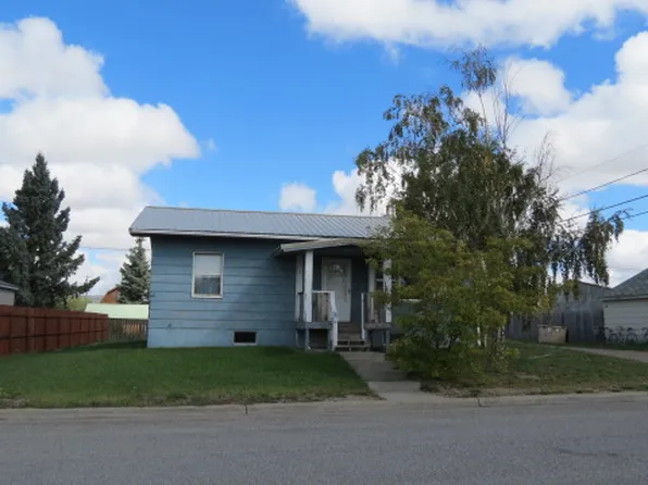 313 2nd St NW, Cut Bank, MT 59427