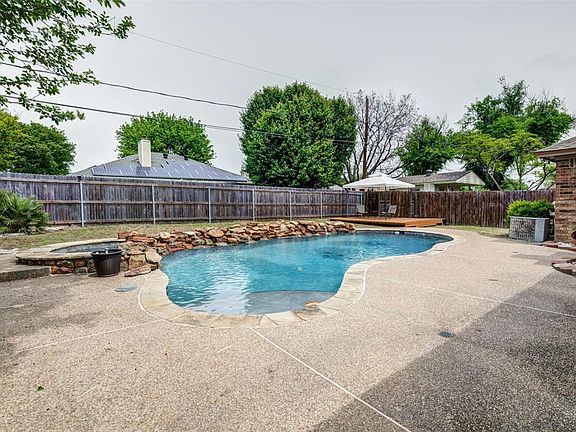 4th image of 931 Flagstone Dr