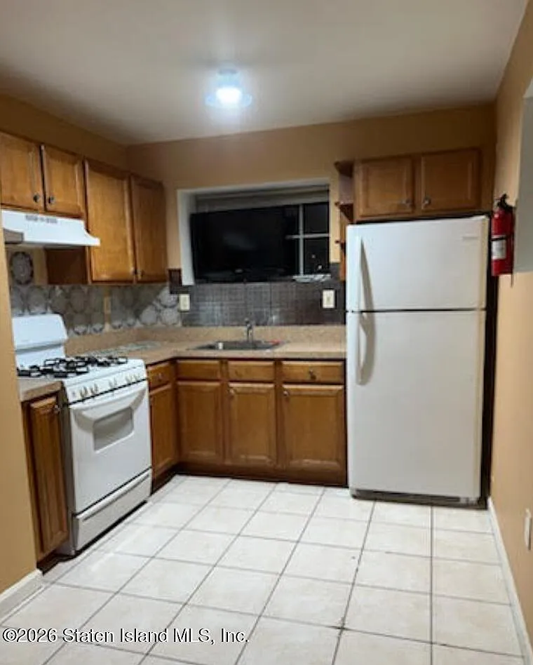Studio, 10.0 bath, 400 sqft, $1,350 — Photo 2