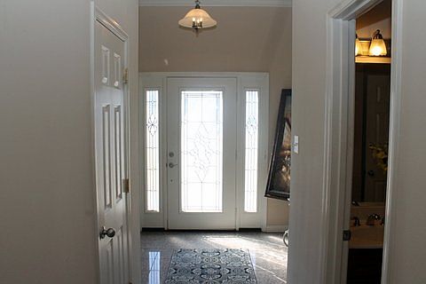 5th image of 406 Pin Oak Ct