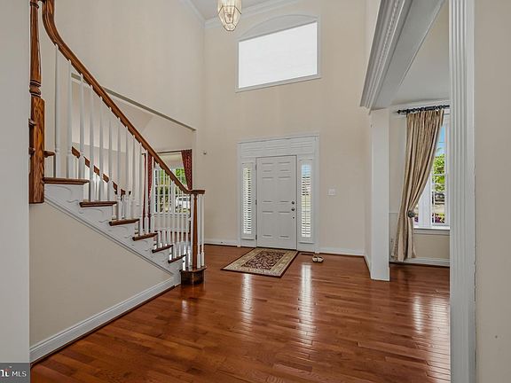 3rd image of 723 Parkman Dr