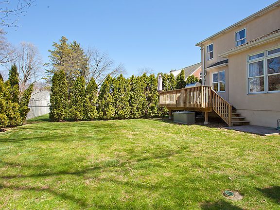 2nd image of 85 Stebbins Ave