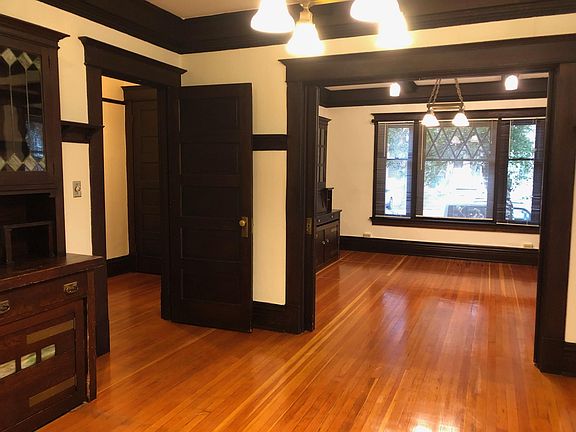 5th image of 322 10th Ave E APT A4
