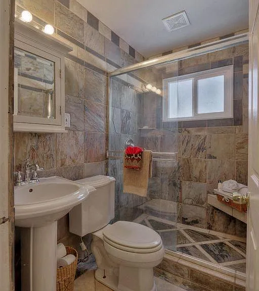 7315 Springfield St — Photo 8