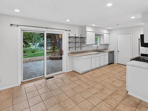 4th image of 10204 Valley Forge Ln N
