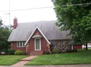 206 W Illinois St, Oblong, IL 62449