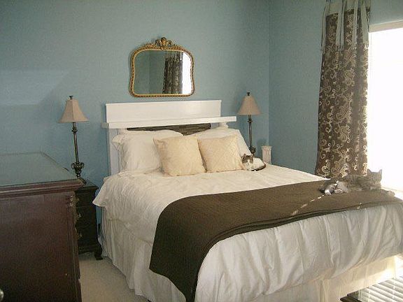 Guest bedroom