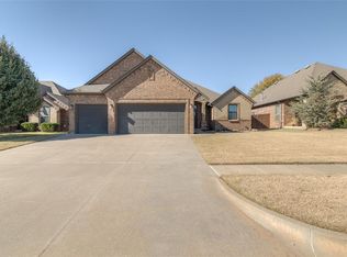 2513 Wayne Cutt Ave, Yukon, OK 73099