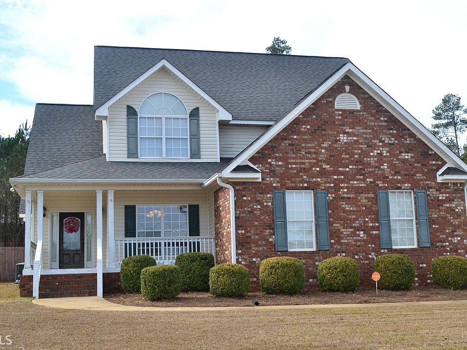 1st image of 393 Twin Lakes Dr
