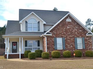 393 Twin Lakes Dr, Gray, GA 31032