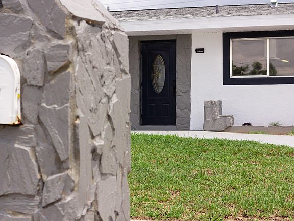 4th image of 750 Bianca Dr NE