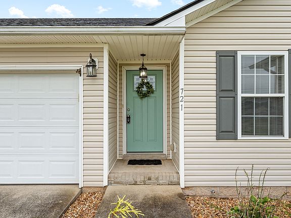 3rd image of 721 Shetland Dr