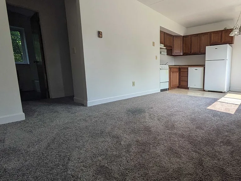 305 Aqua Ct — Photo 8