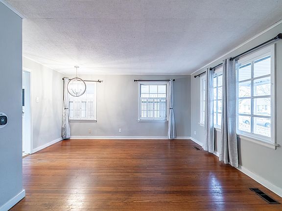 2nd image of 1427 Margaret Ave