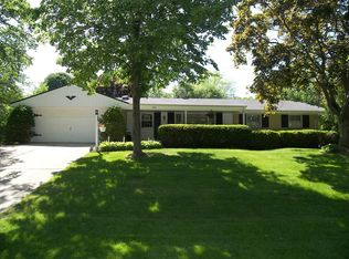 1423 N 119th St, Wauwatosa, WI 53226
