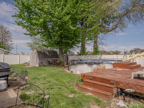 632 Woodside Ct, Seymour, IN 47274